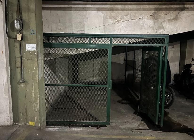 Garage for Sale in Downtown Adrogue