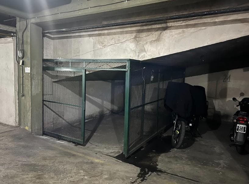Garage for Sale in Downtown Adrogue