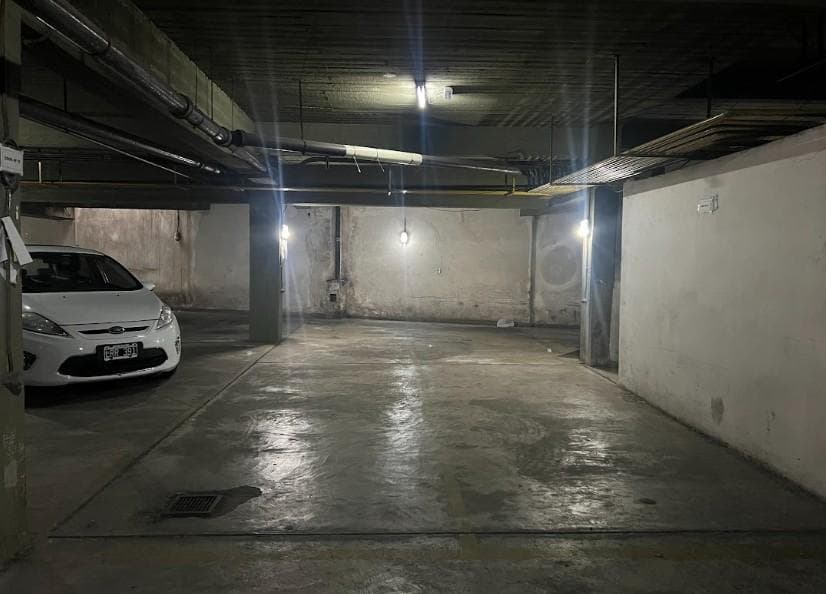 Garage for Sale in Downtown Adrogue