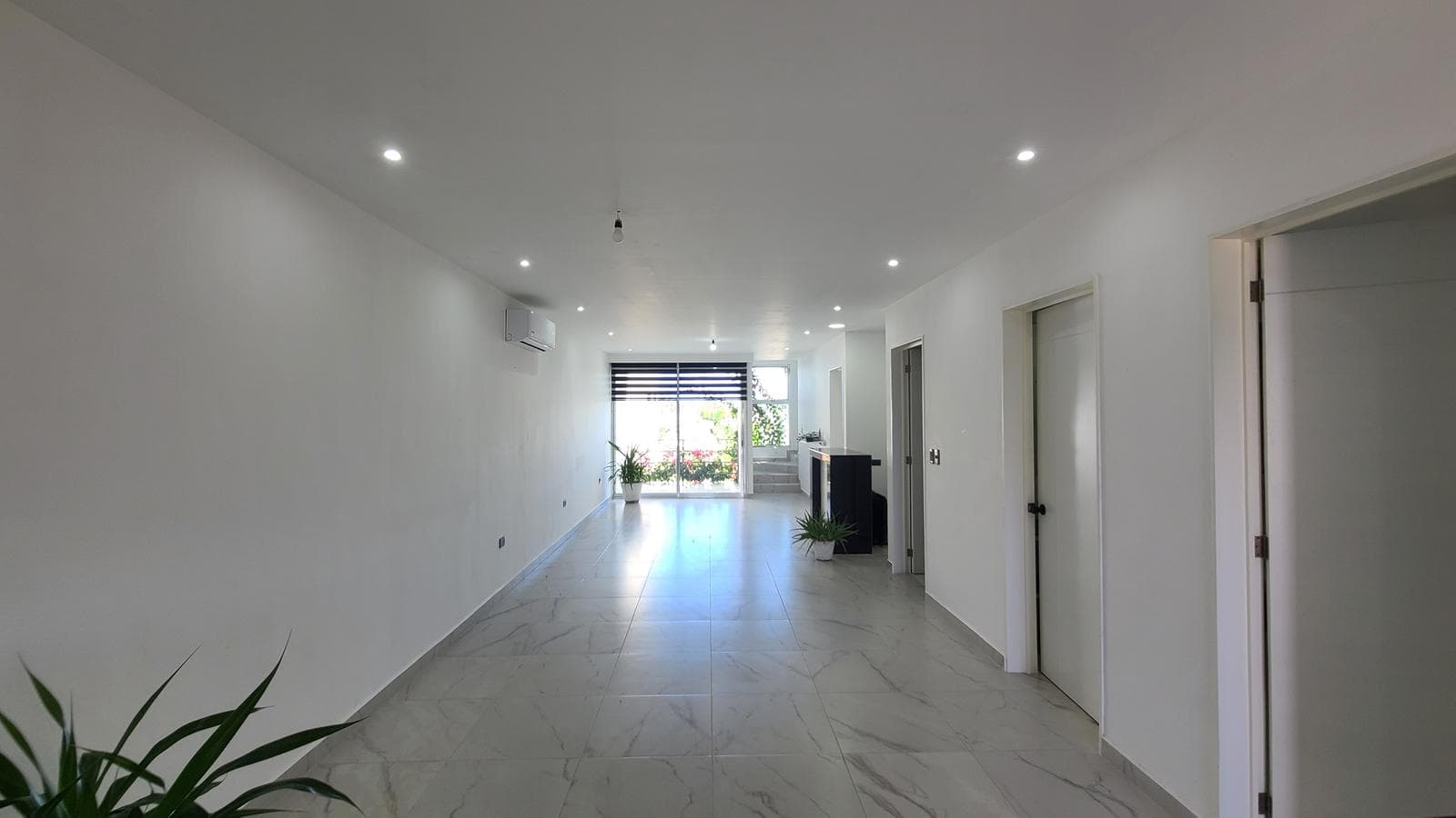 Amplio penthouse de 3 rec con roof top en venta en Ocean Blue Playa del Carmen P4373