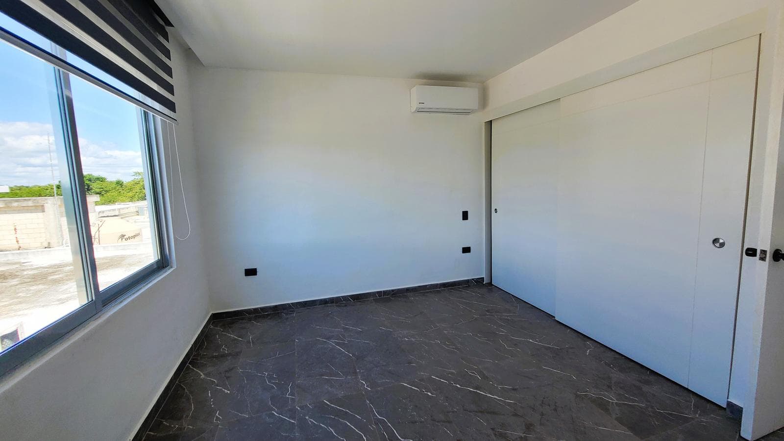 Amplio penthouse de 3 rec con roof top en venta en Ocean Blue Playa del Carmen P4373