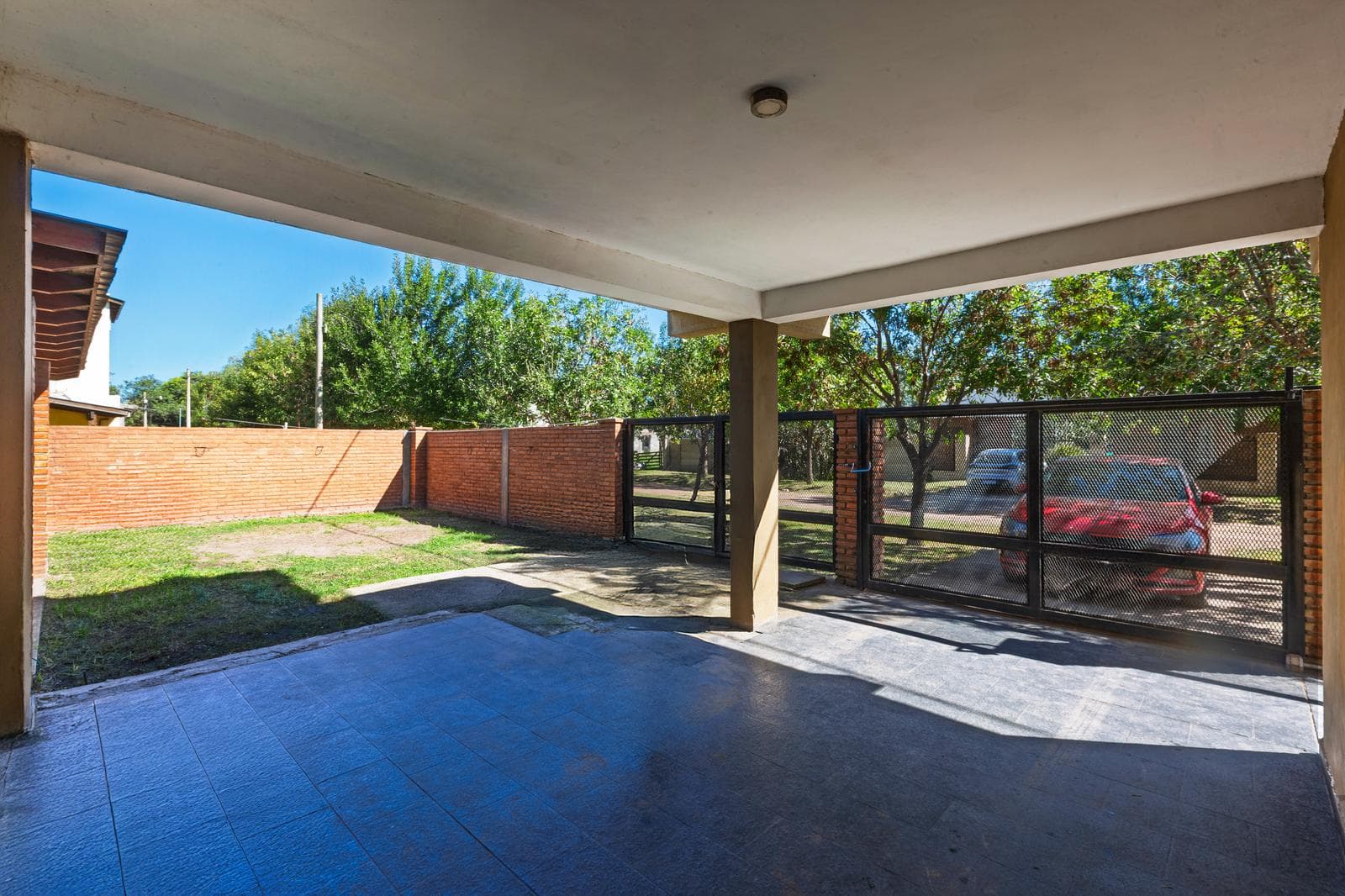 FOR SALE | TRADE - 5-bedroom house with garage and garden - Ibarlucea.