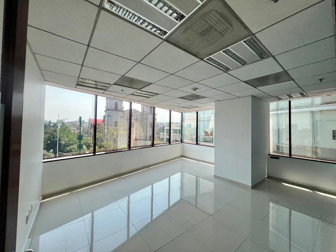 Office for Rent on Paseo de las Palmas