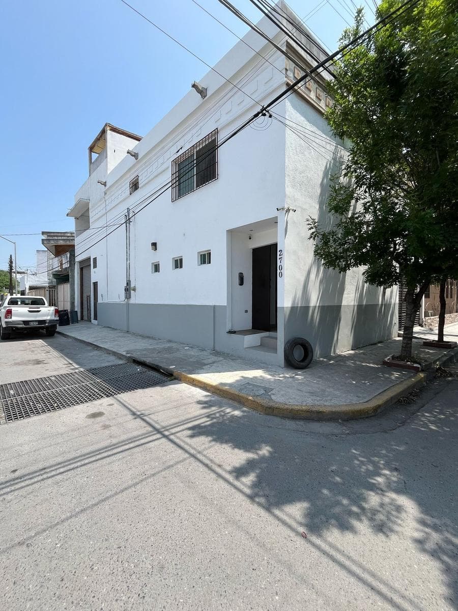 HOUSE FOR SALE FOR COMMERCIAL USE IN THE CHAPULTEPEC VALLEY IN GUADALUPE