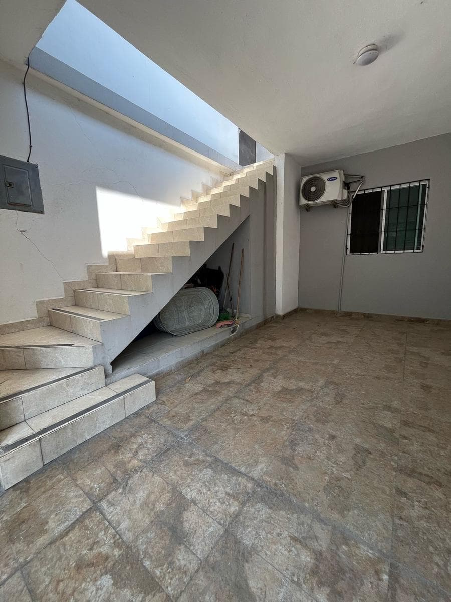 HOUSE FOR SALE FOR COMMERCIAL USE IN THE CHAPULTEPEC VALLEY IN GUADALUPE