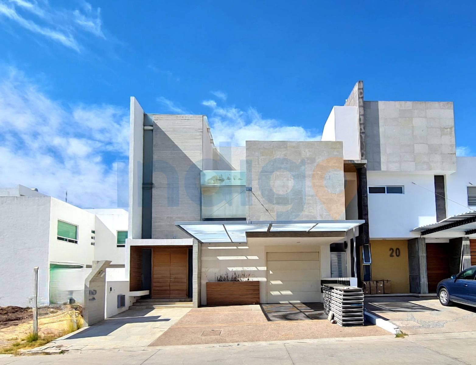 House for Sale in Milenio III with a Pool