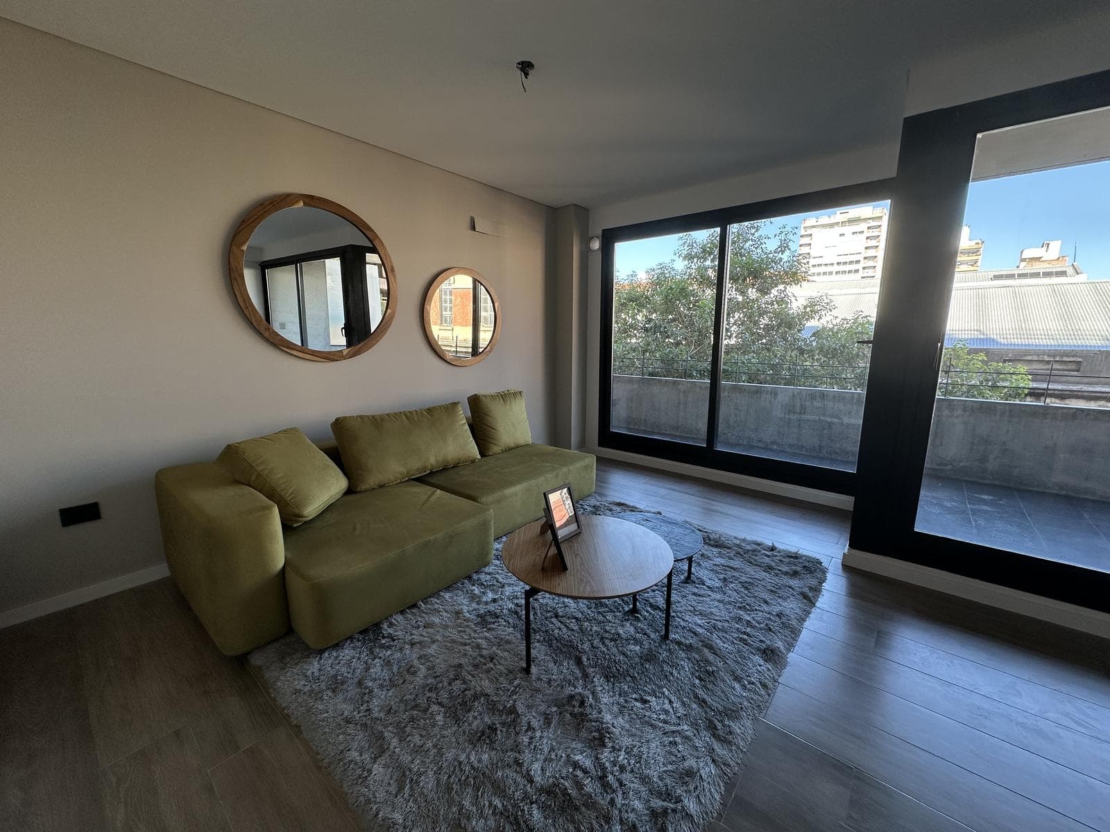 Three-bedroom apartment near the river