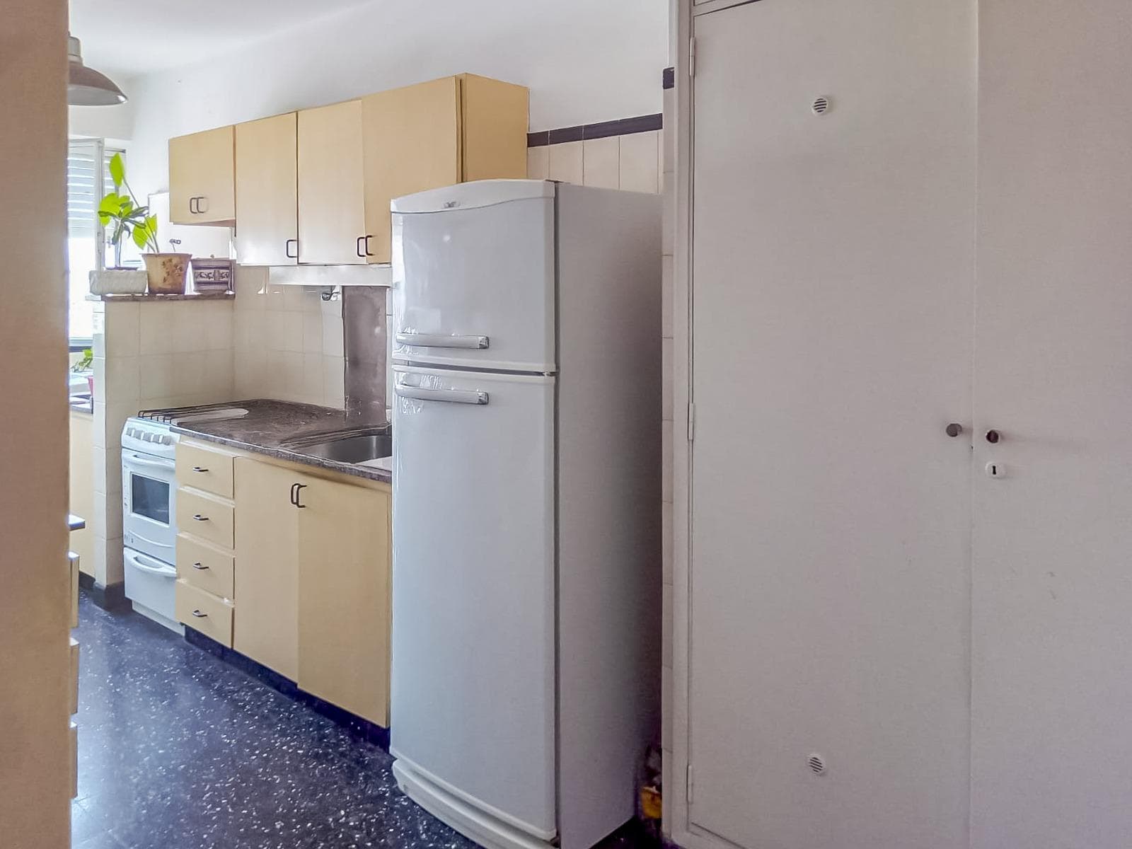 FOR SALE | TRADE - 2-bedroom apartment with a versatile room and a patio - Downtown, Rosario.