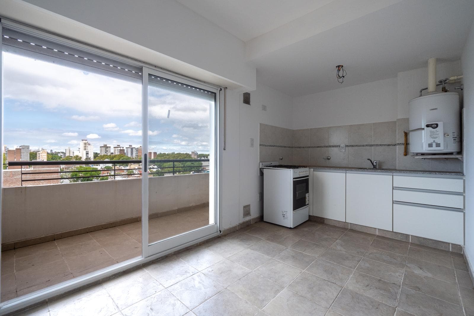 1-Bedroom Apartment on the Front Side