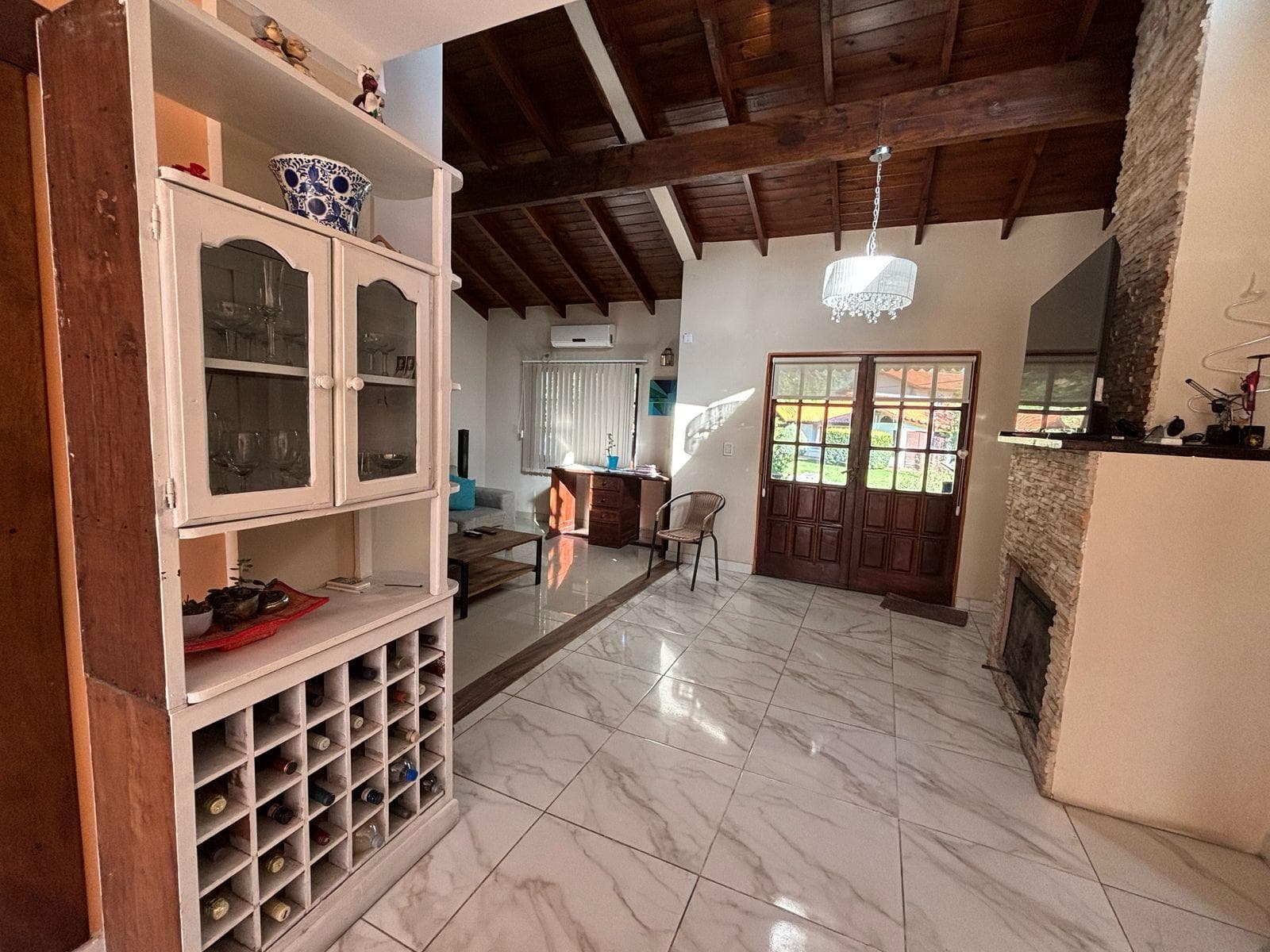 MORTGAGE-ELIGIBLE - 5-Bedroom House for Sale in Aranjuez