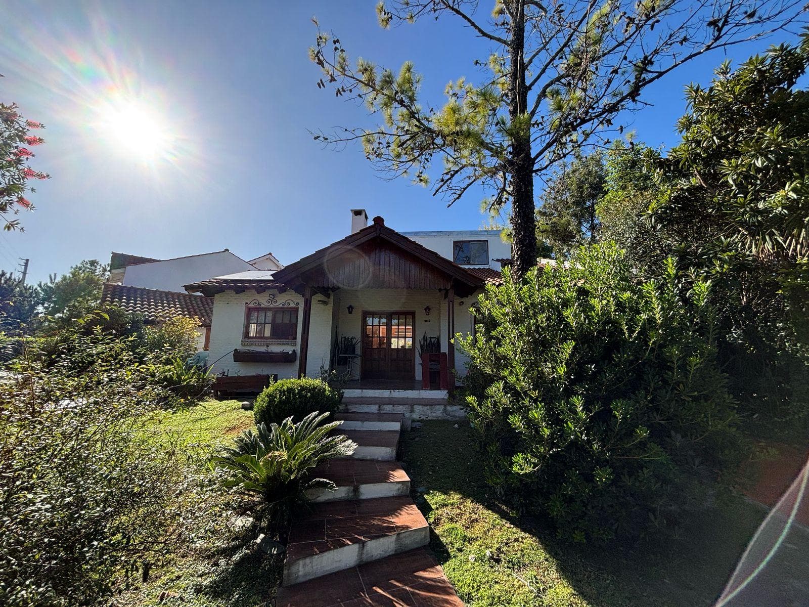 MORTGAGE-ELIGIBLE - 5-Bedroom House for Sale in Aranjuez
