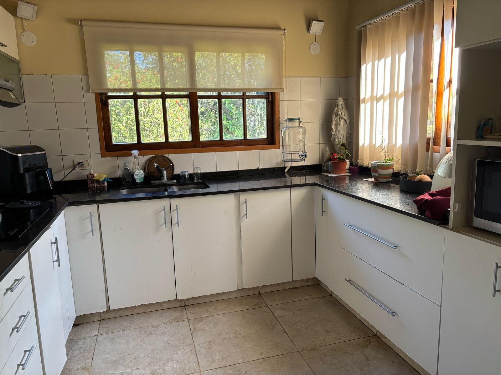 MORTGAGE-ELIGIBLE - 5-Bedroom House for Sale in Aranjuez