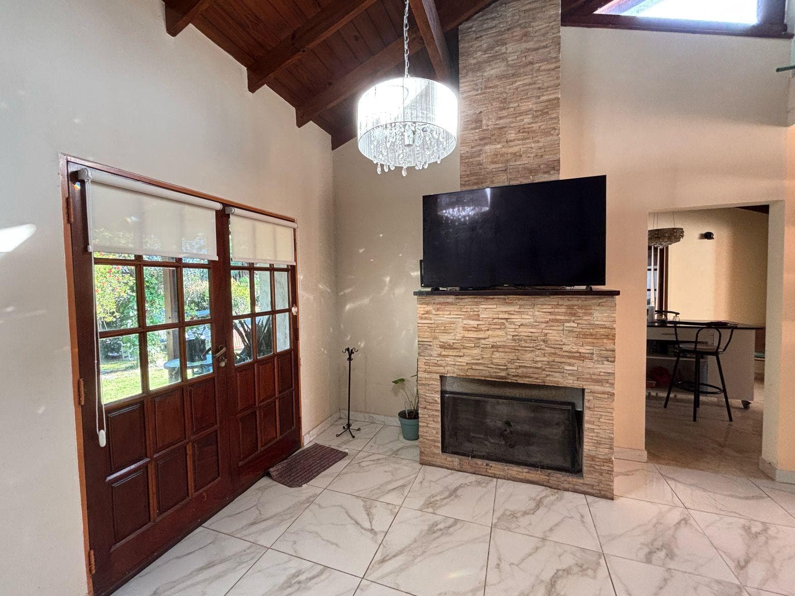 MORTGAGE-ELIGIBLE - 5-Bedroom House for Sale in Aranjuez