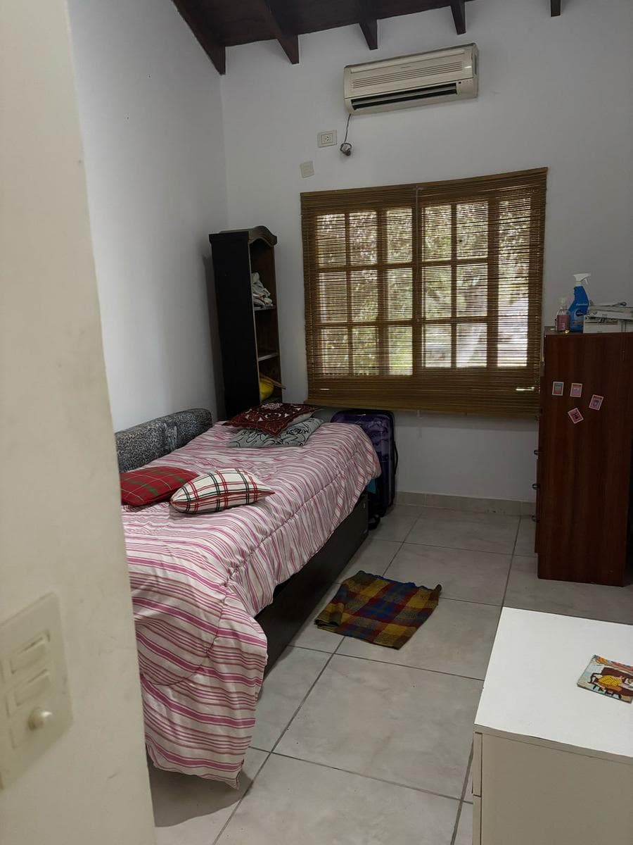 MORTGAGE-ELIGIBLE - 5-Bedroom House for Sale in Aranjuez