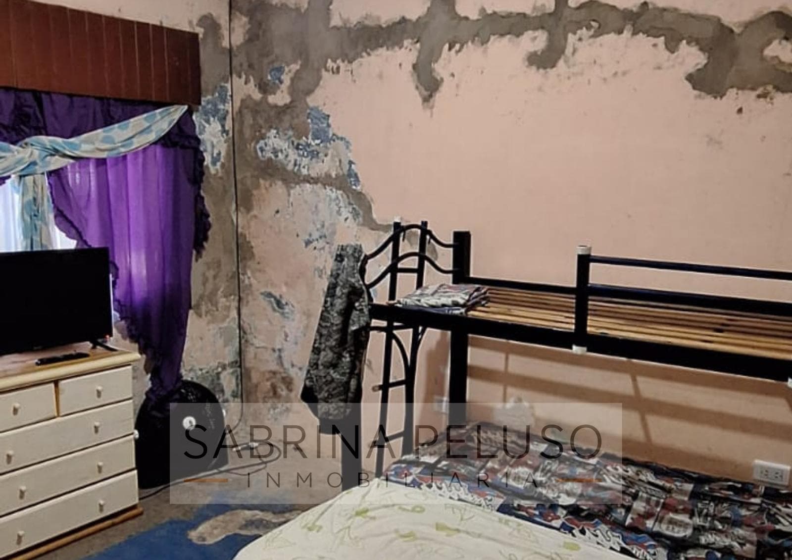 House in need of renovation in La Reja