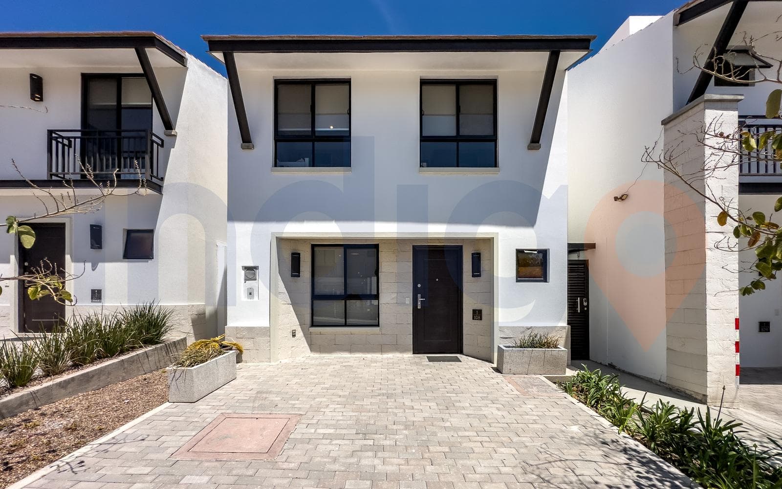 House for Sale in Torre de Piedra Jacarandas in El Refugio