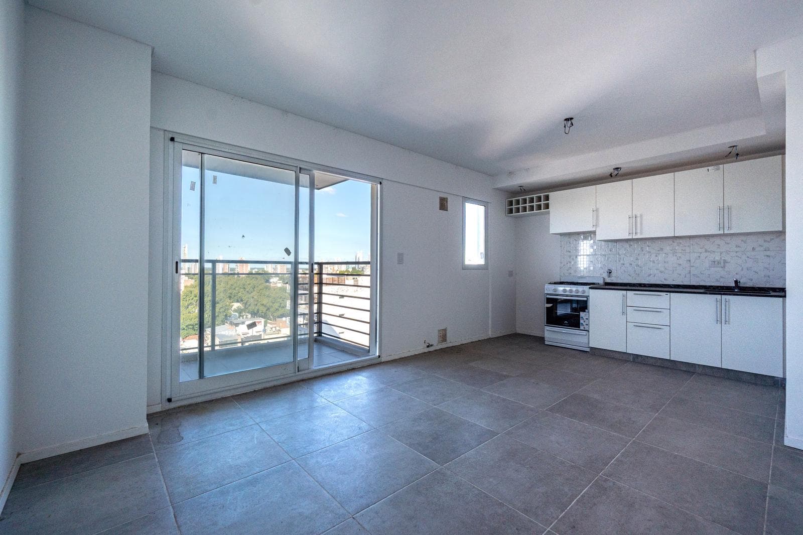 1-Bedroom Apartment on the Front Side