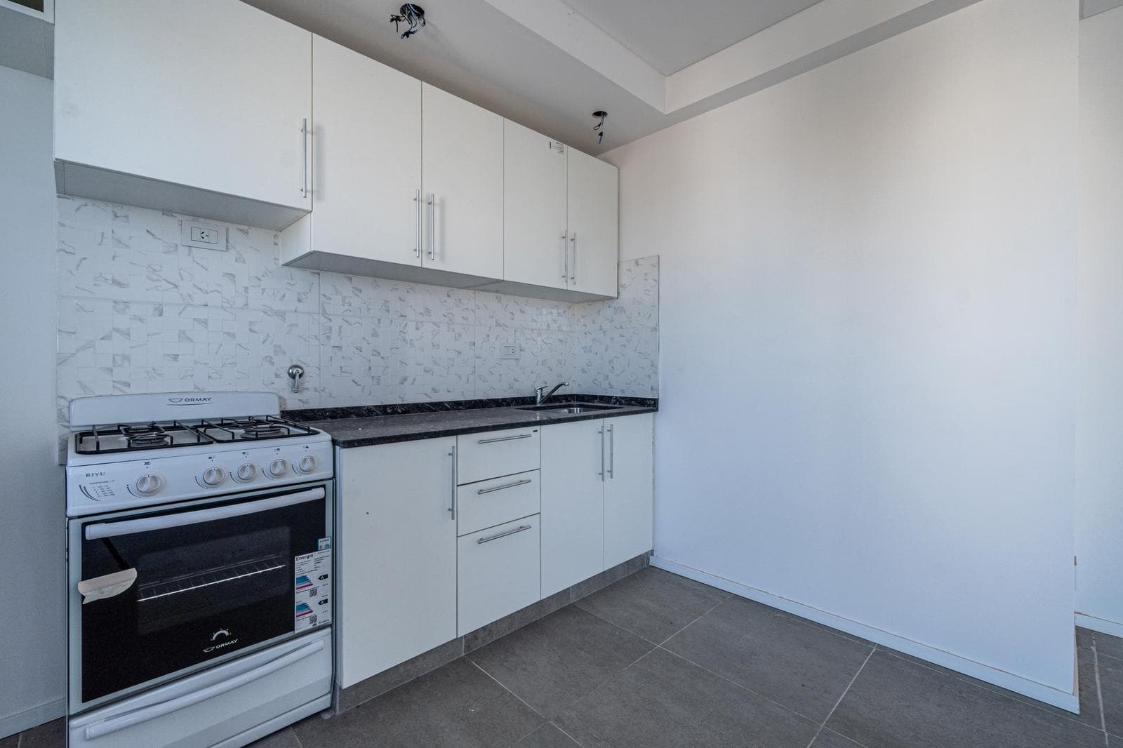 1-Bedroom Apartment on the Front Side