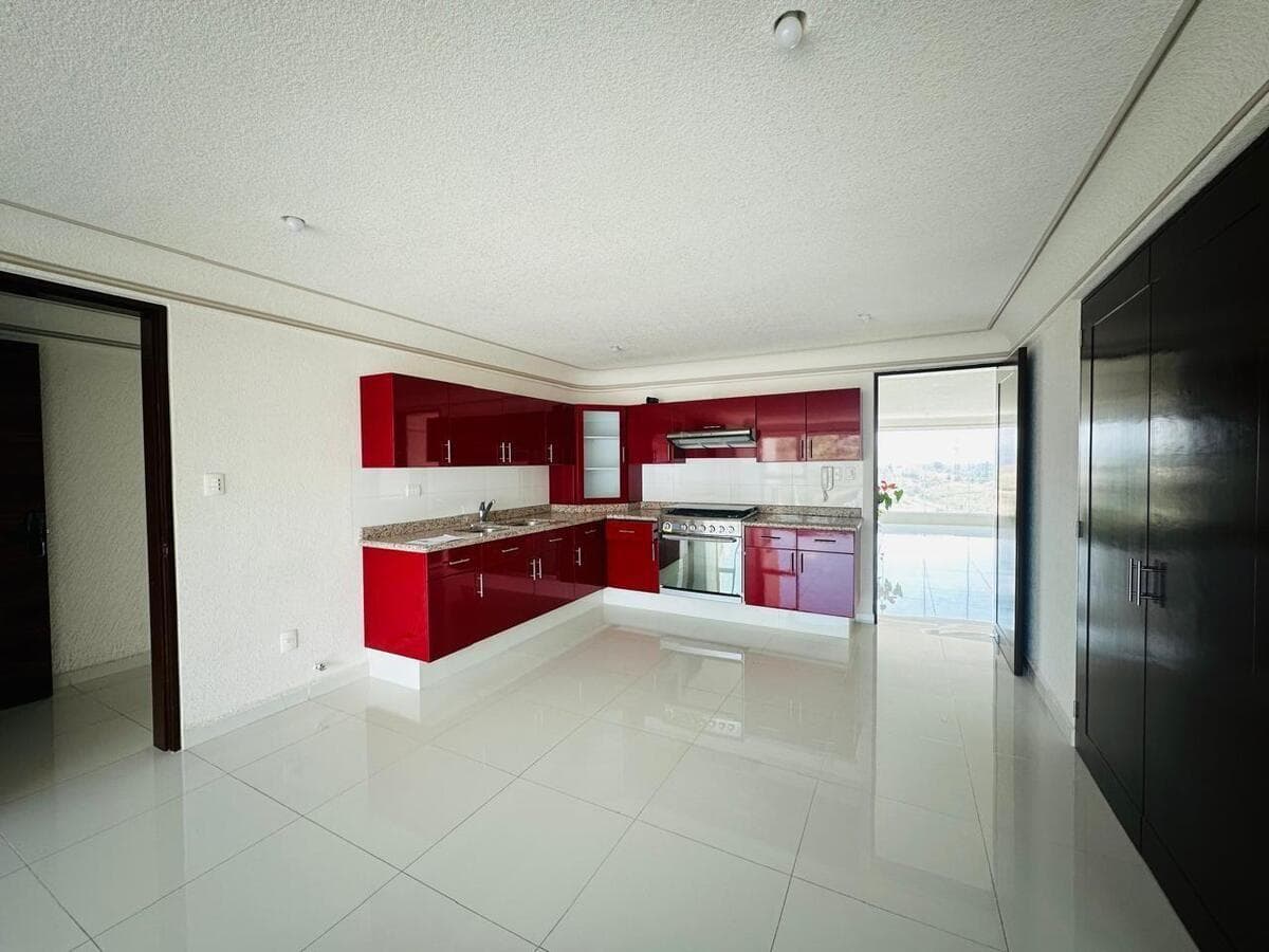 SPACIOUS AND LUXURIOUS APARTMENT FOR SALE IN THE 6TH SECTION OF LOMAS VERDES, RESIDENCIAL FR