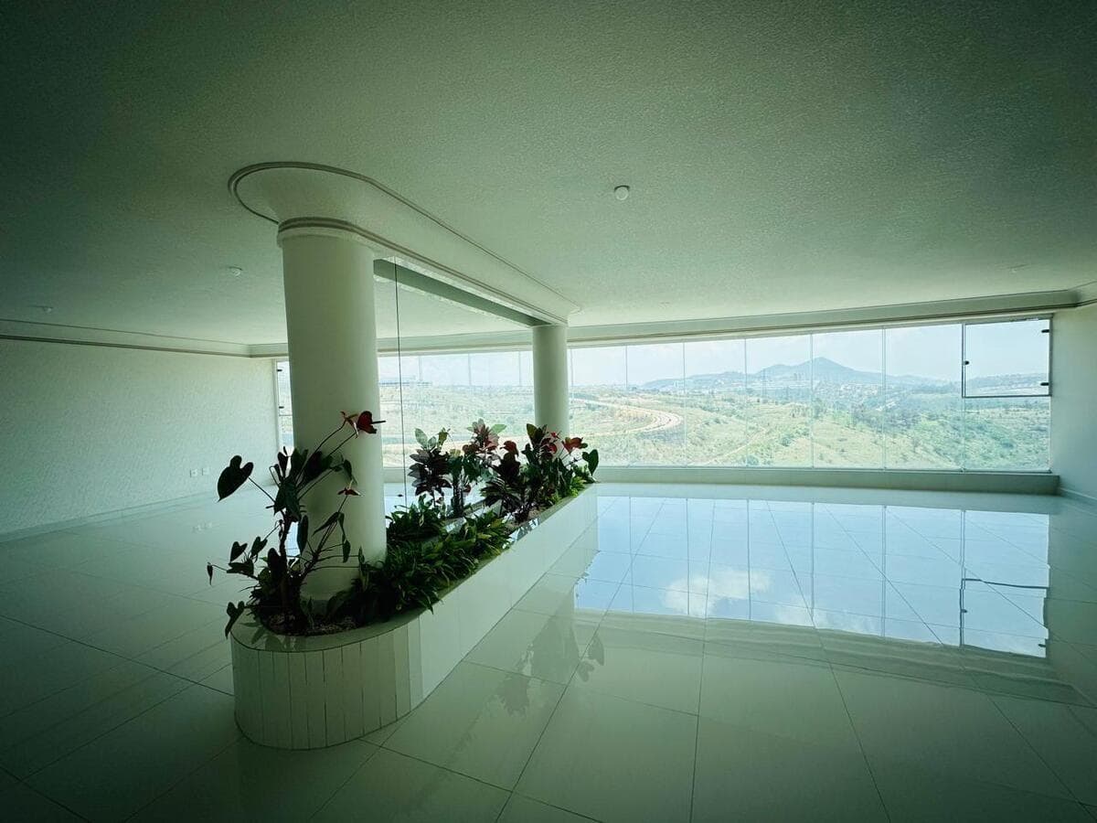 SPACIOUS AND LUXURIOUS APARTMENT FOR SALE IN THE 6TH SECTION OF LOMAS VERDES, RESIDENCIAL FR