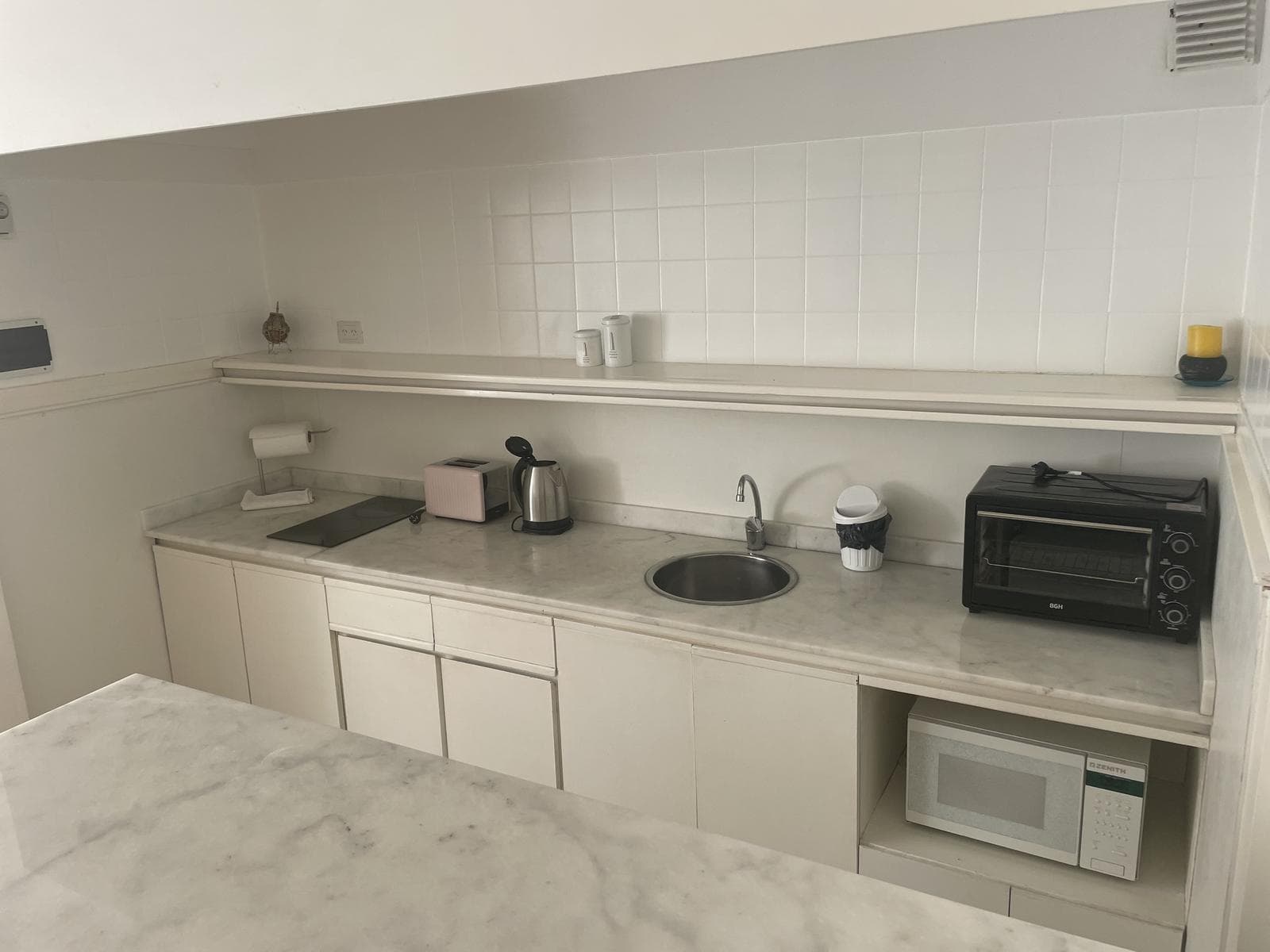 Suipacha and Juncal - Bright 2-Bedroom - 24-Hour Security - Ideal for Rent