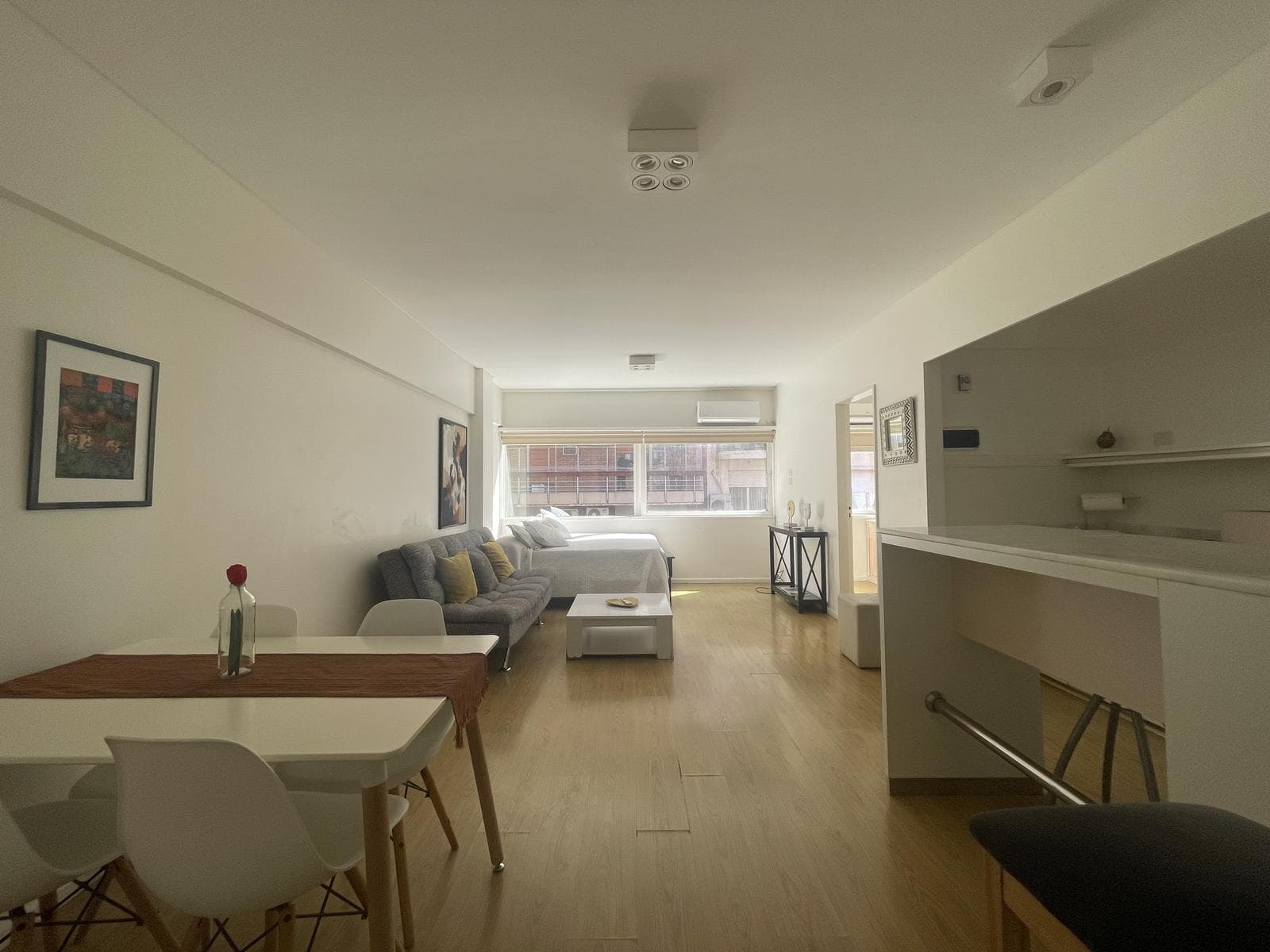 Suipacha and Juncal - Bright 2-Bedroom - 24-Hour Security - Ideal for Rent