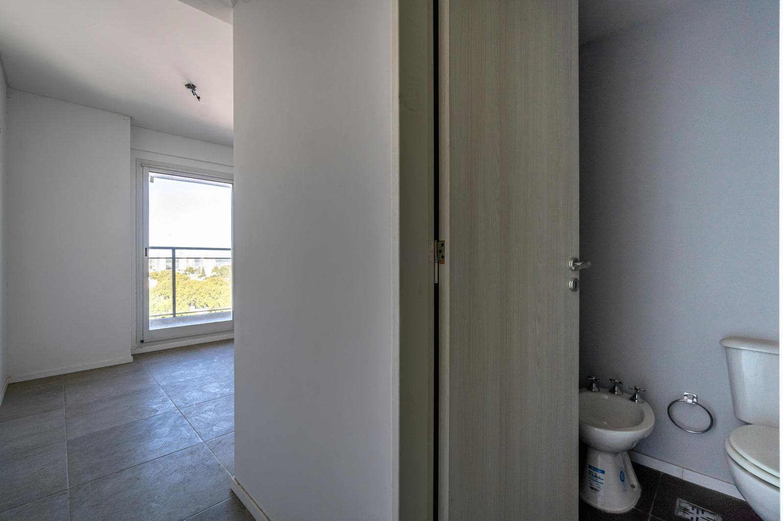 1-Bedroom Apartment on the Front Side