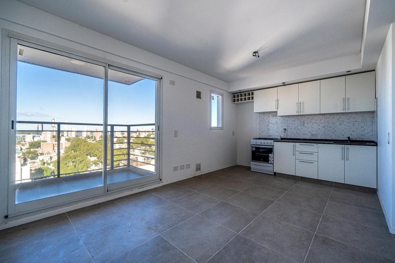 1-Bedroom Apartment on the Front Side