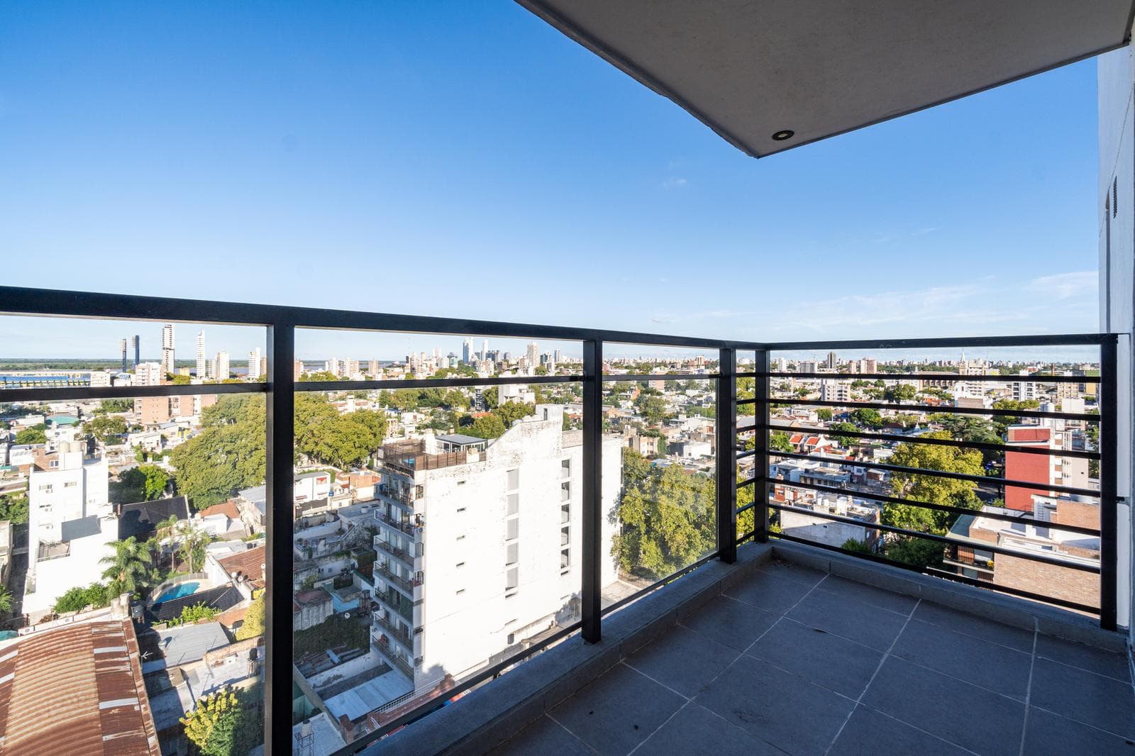 1-Bedroom Apartment on the Front Side
