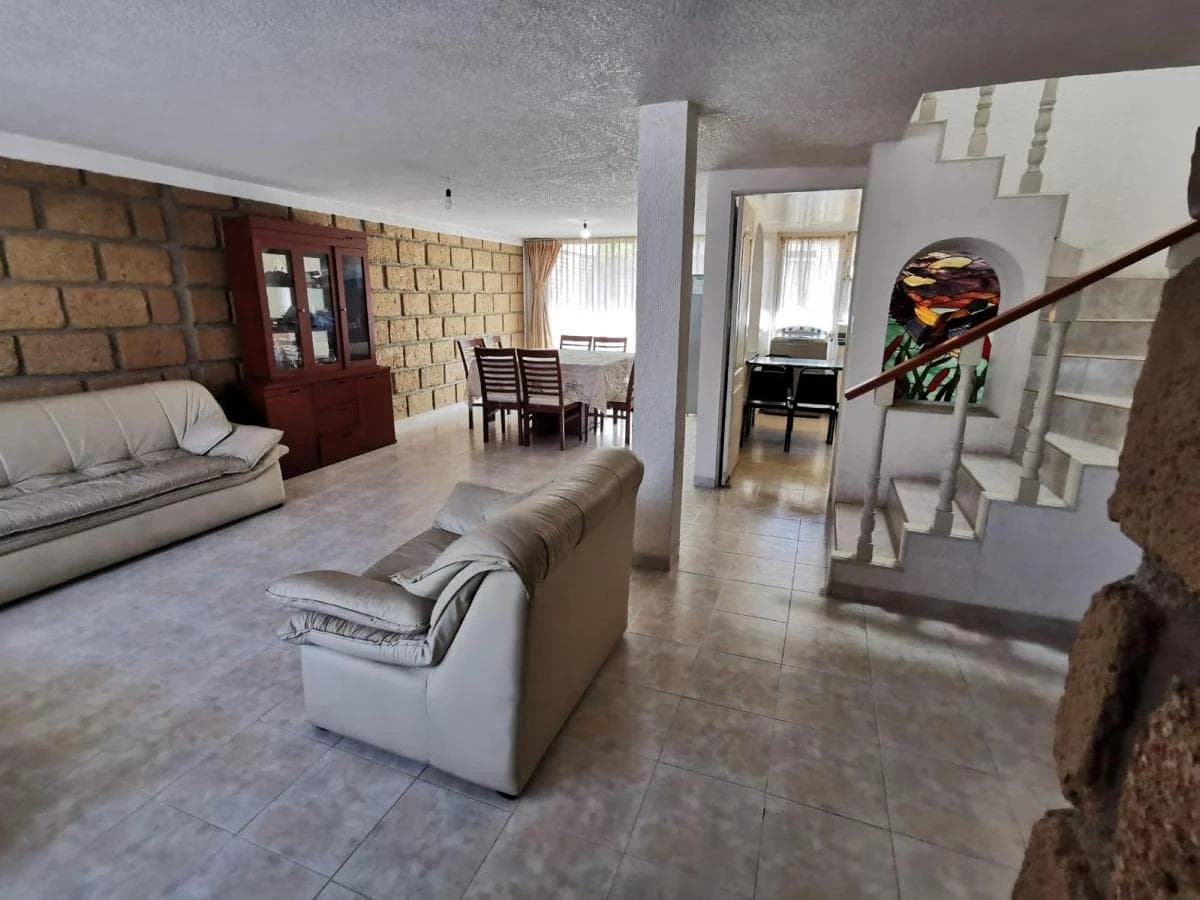 House in a condominium complex in Villas Fontana