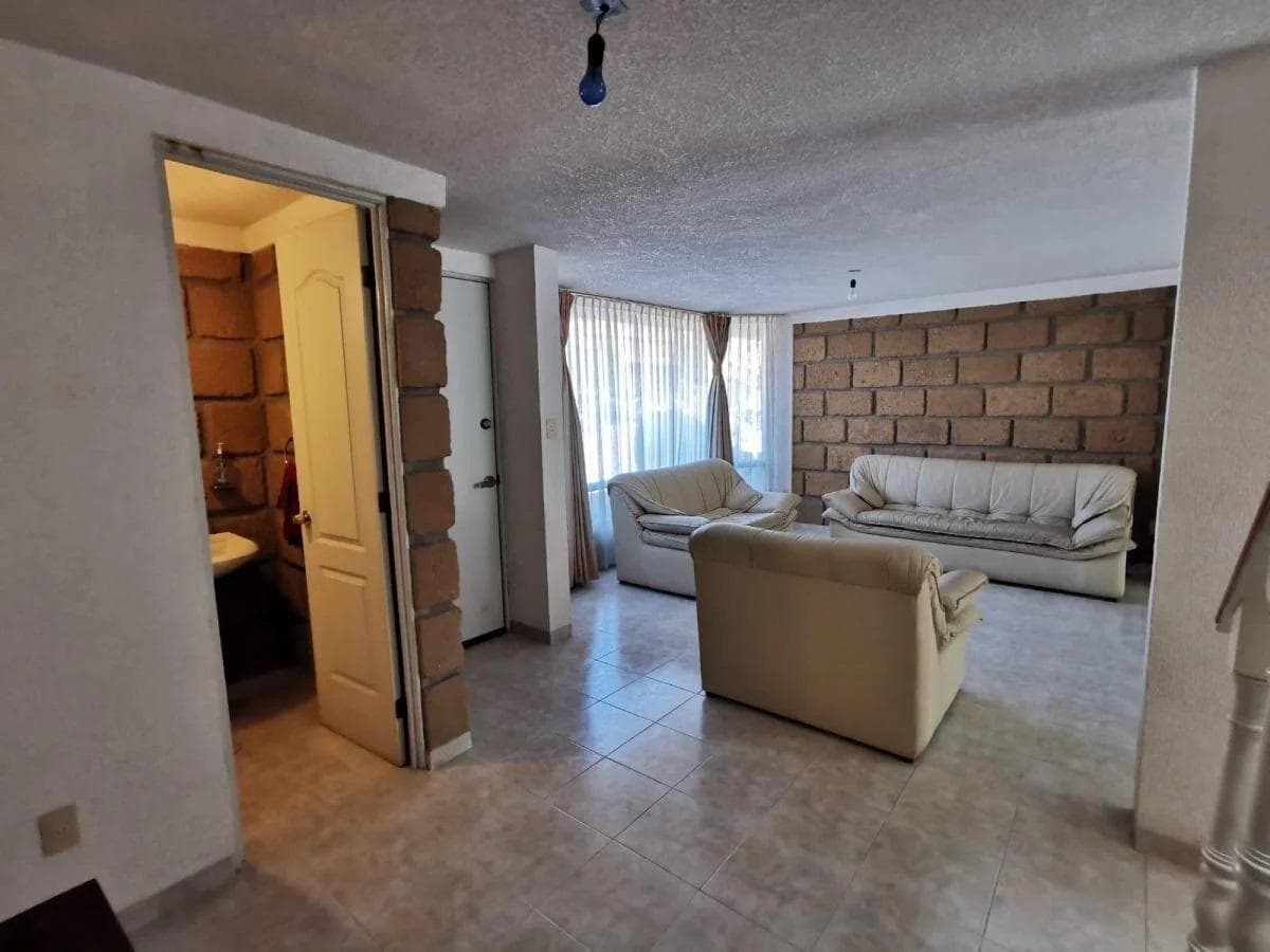 House in a condominium complex in Villas Fontana
