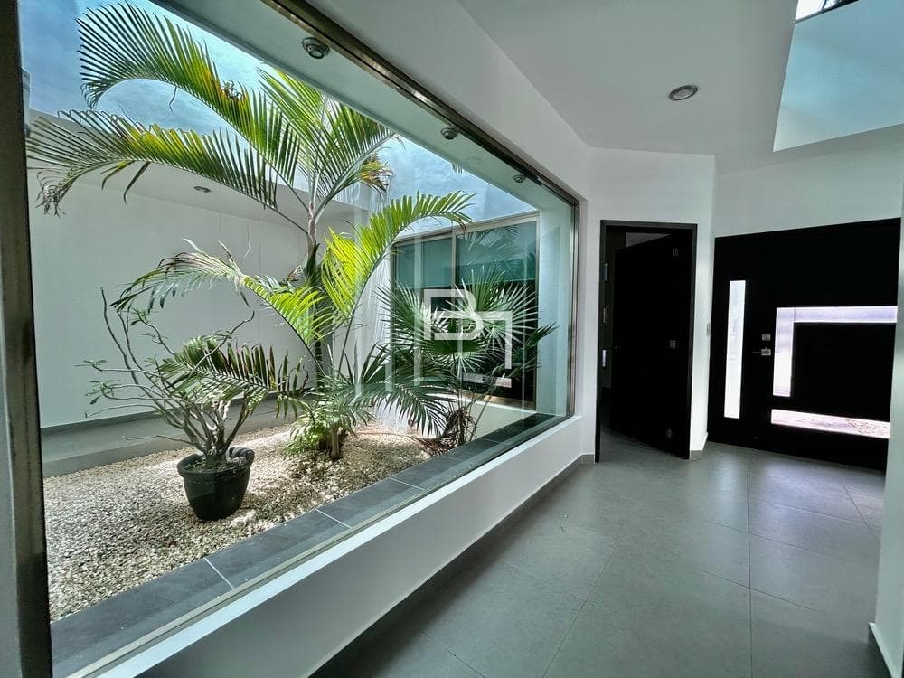 Isla Dorada: Furnished House for Rent with a Dock