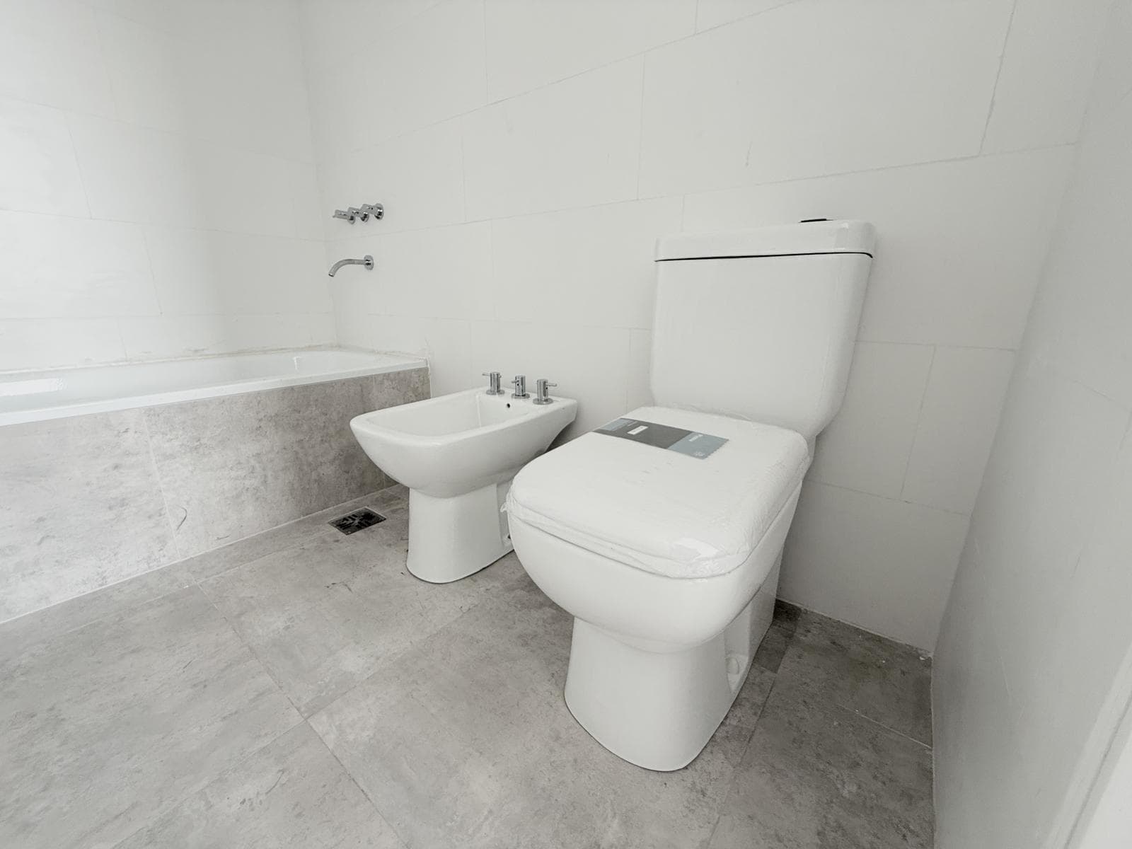 3-room apartment for sale, 2nd floor, Parque Chacabuco