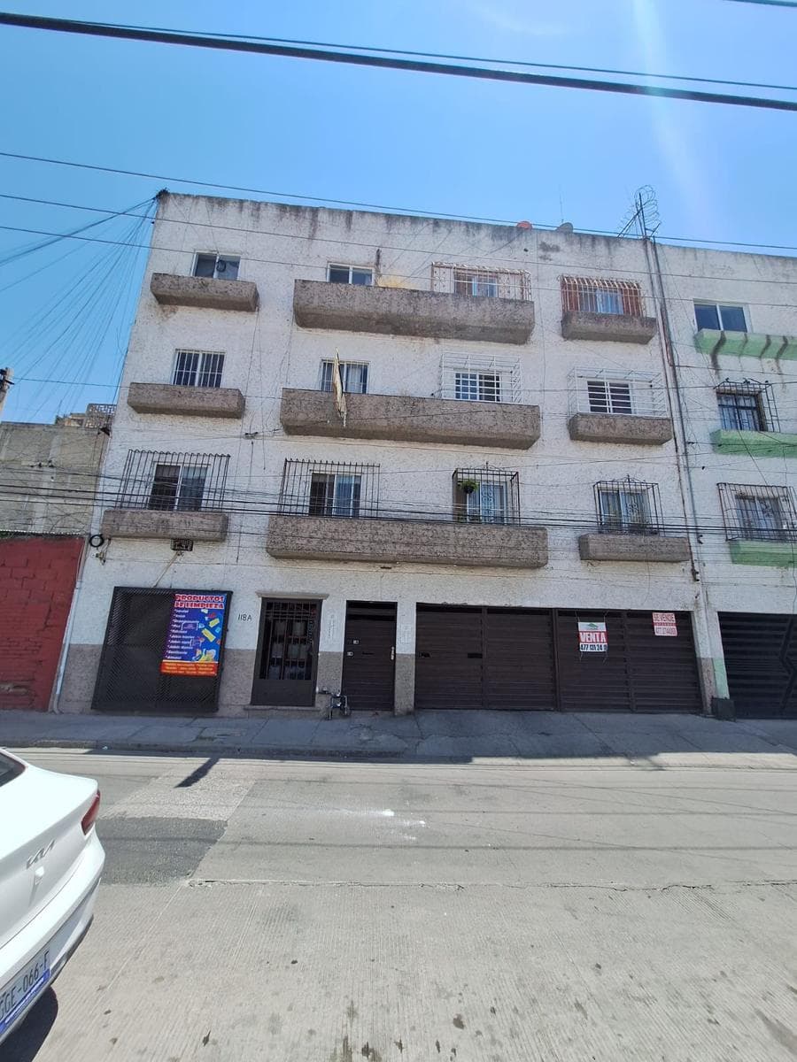 Departamento con 2 recámaras a una cuadra del Templo Expiatorio