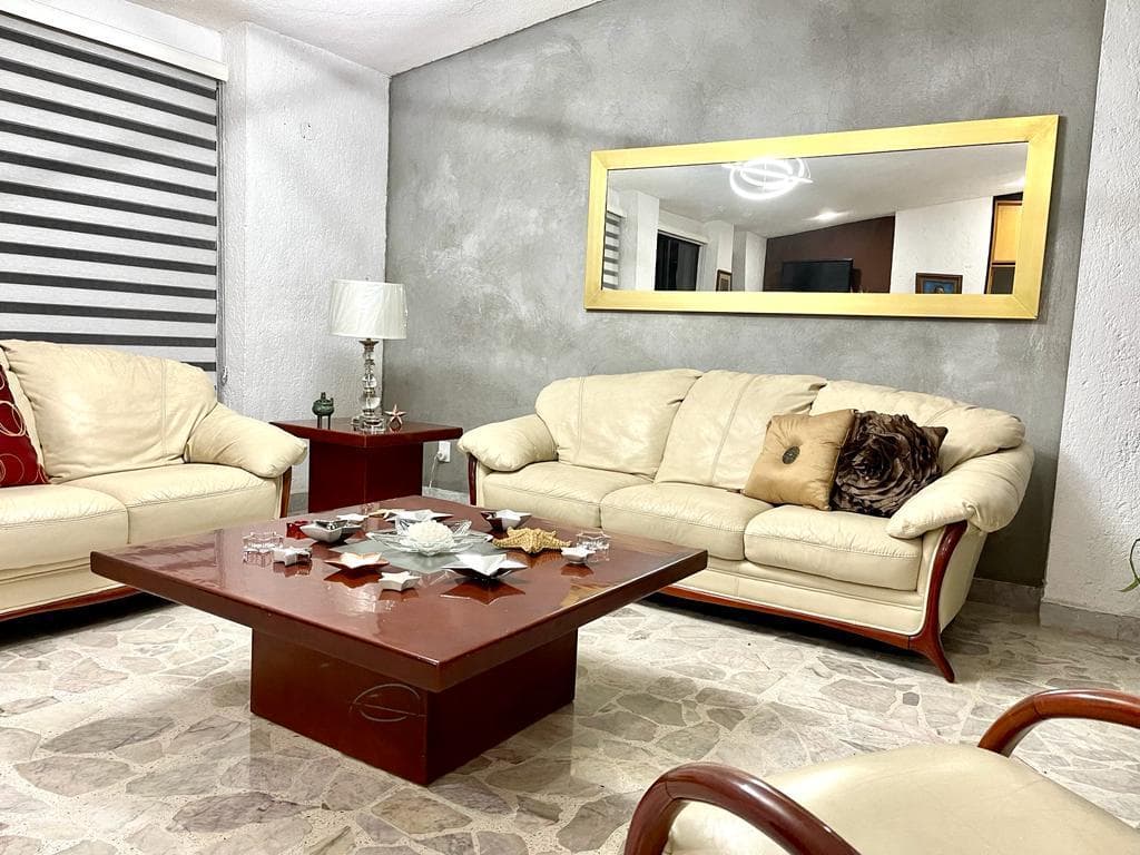 Casa en El Carmen Residencial con 1,250 m2 de Terreno