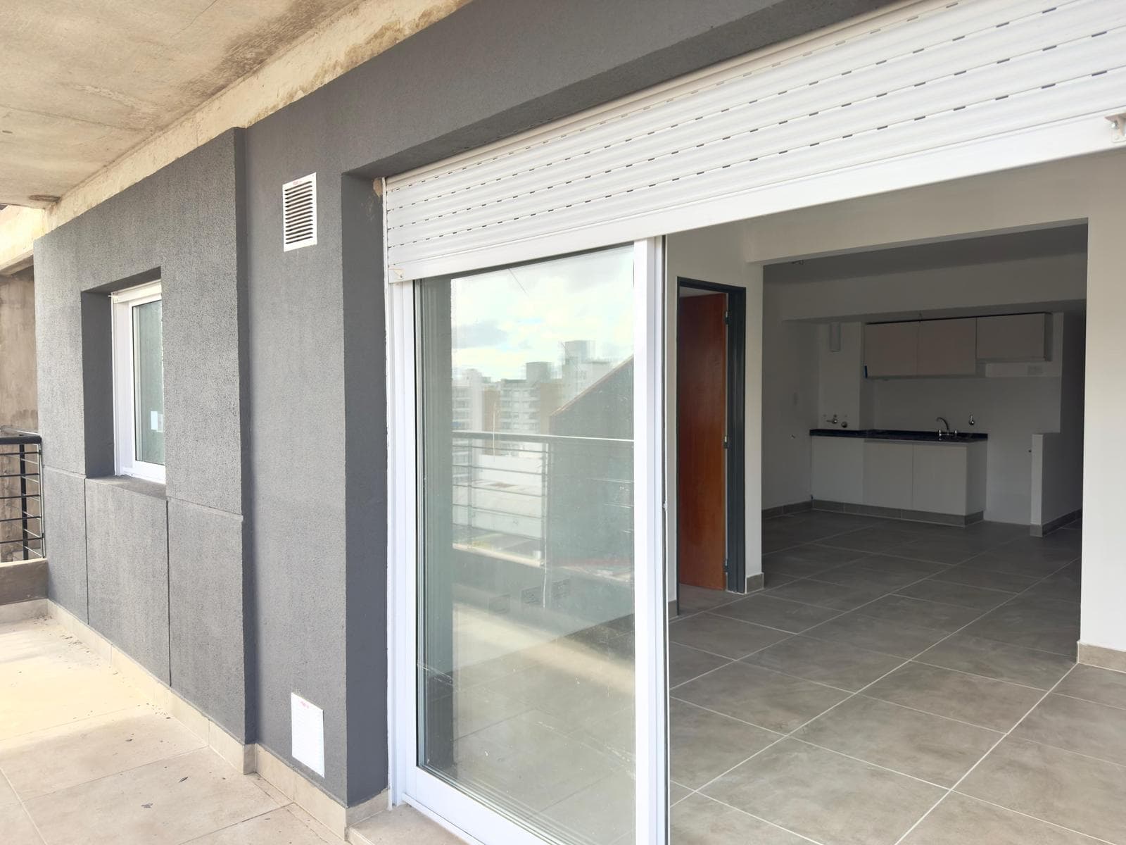 Apartment on Avenida Francia in the 800s