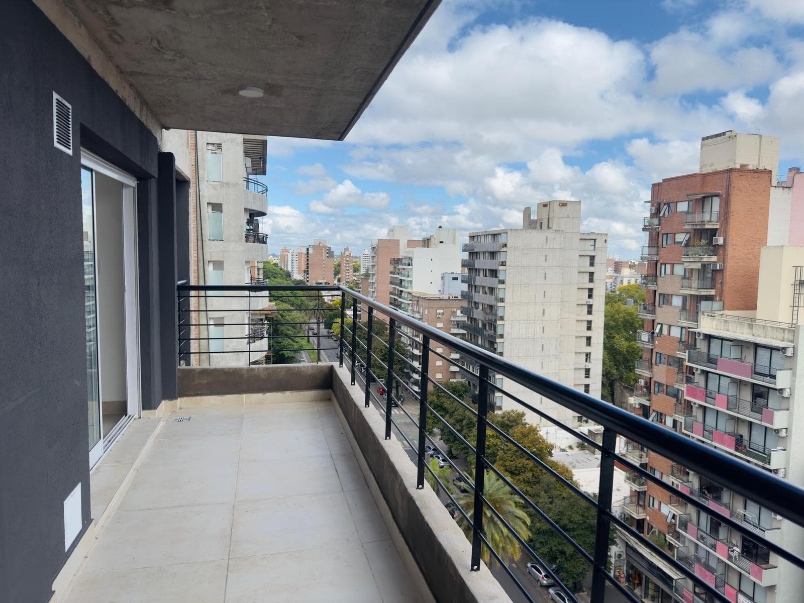 Apartment on Avenida Francia in the 800s