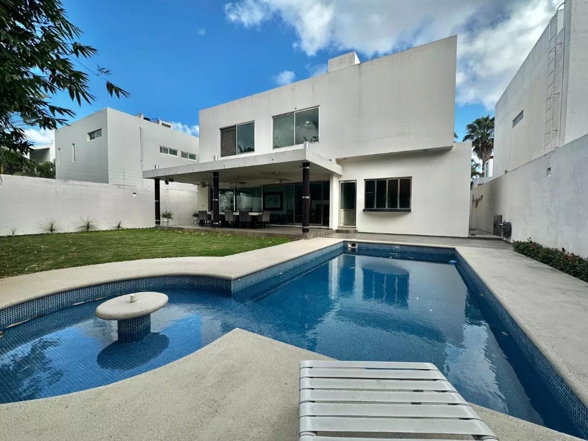 Beautiful home in Villa Magna / Hermosa casa en Villa Magna