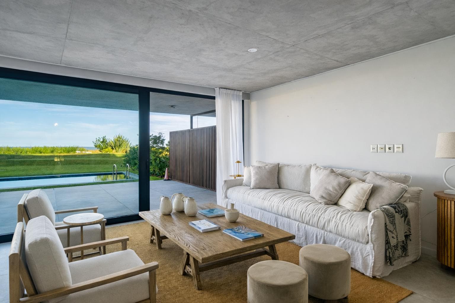 3-Bedroom Apartment for Sale with Maid's Quarters in Manantiales