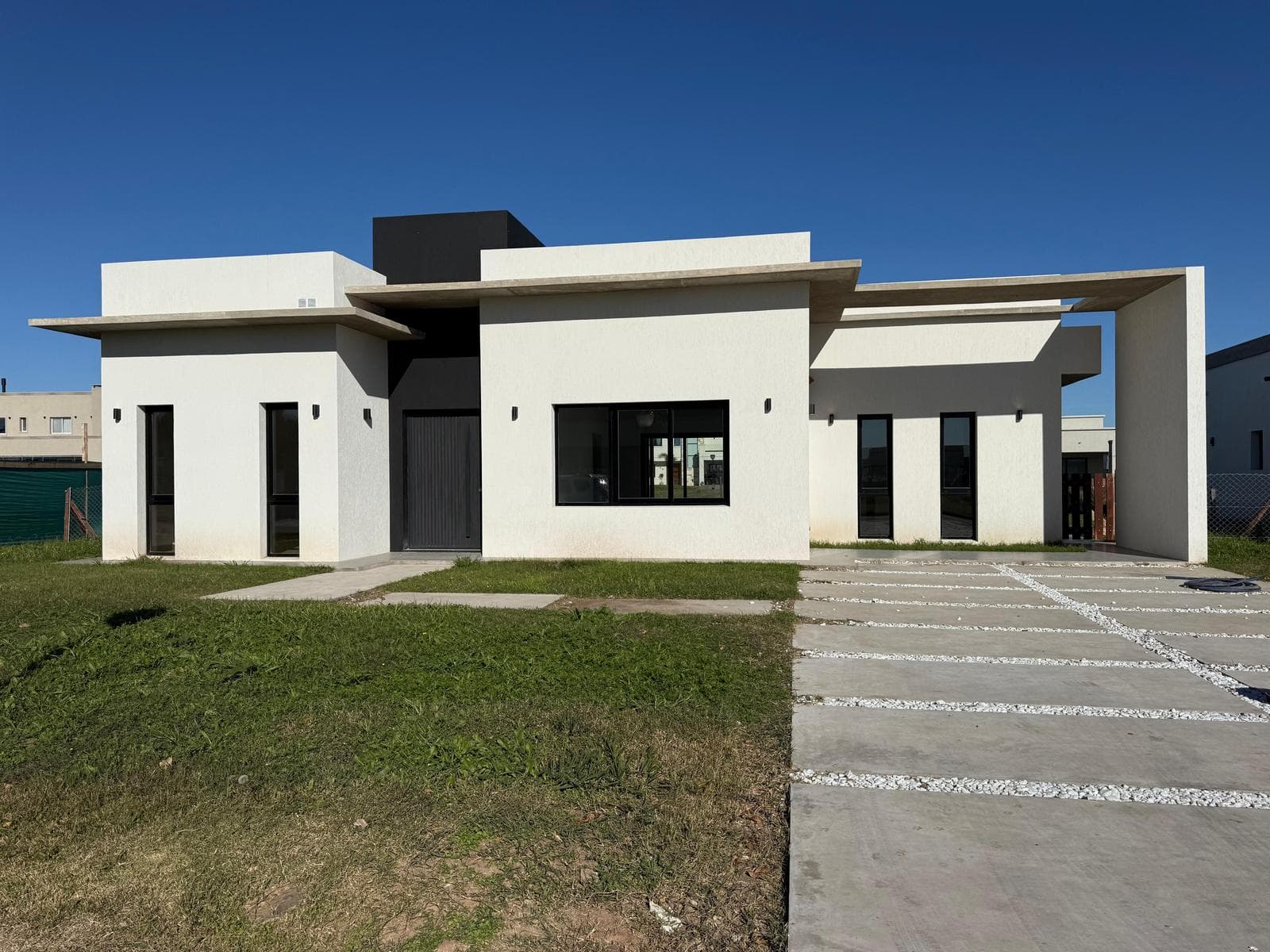 PRADOS DEL OESTE MORENO: BRAND-NEW 4-ROOM HOUSE FOR SALE