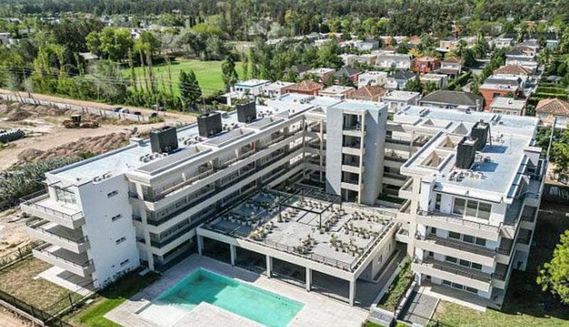 4-Room Apartment for Sale with Garden and Garage in Pilar