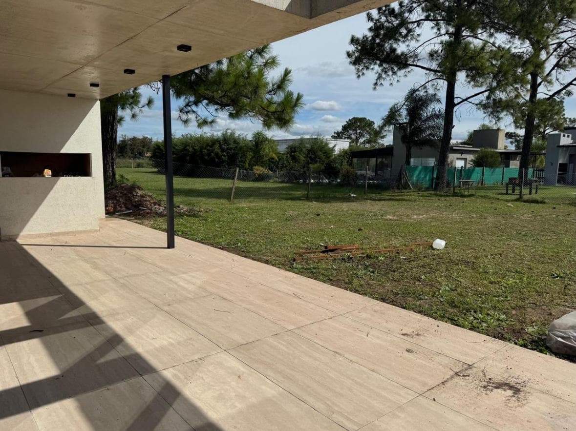 Modern-Style House for Sale - In El Ensueño