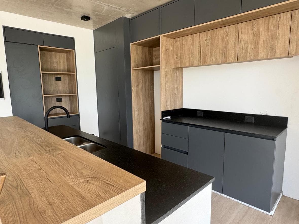 Modern-Style House for Sale - In El Ensueño