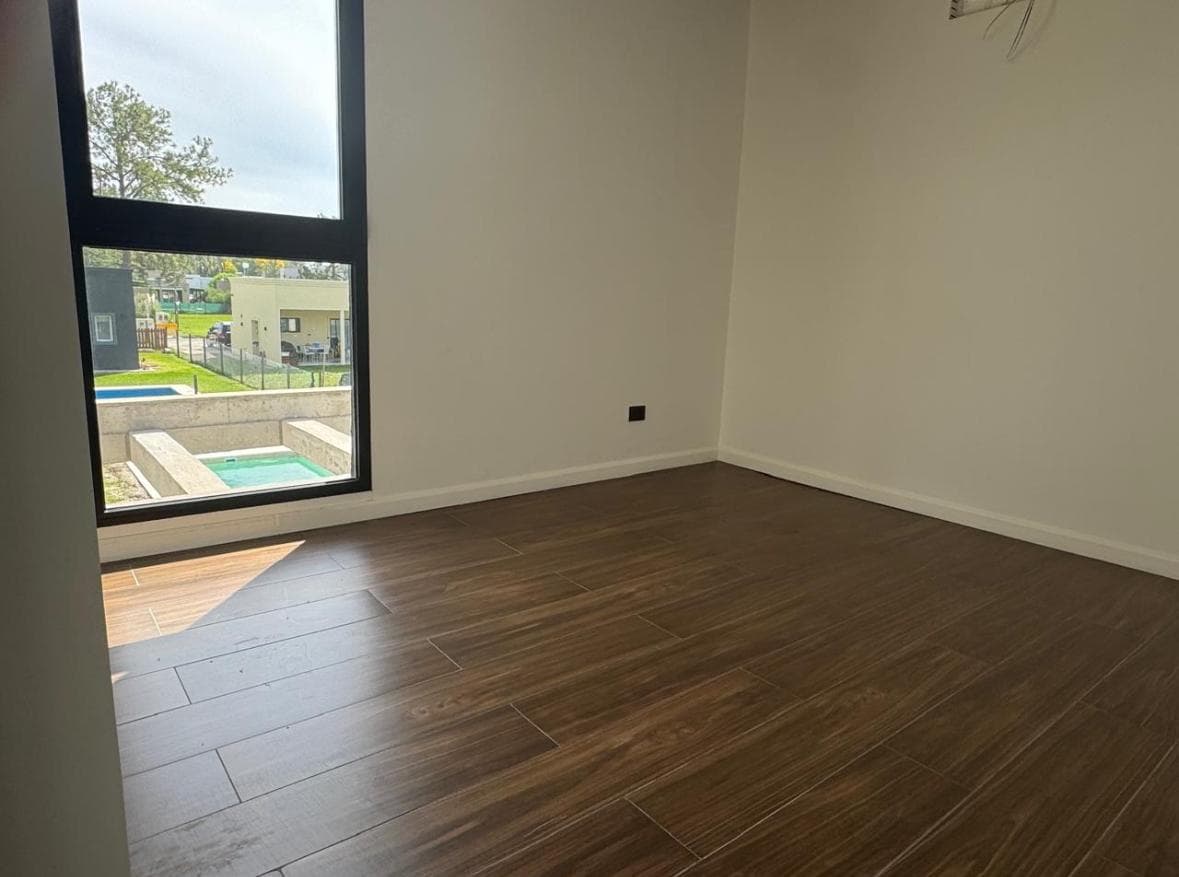 Modern-Style House for Sale - In El Ensueño