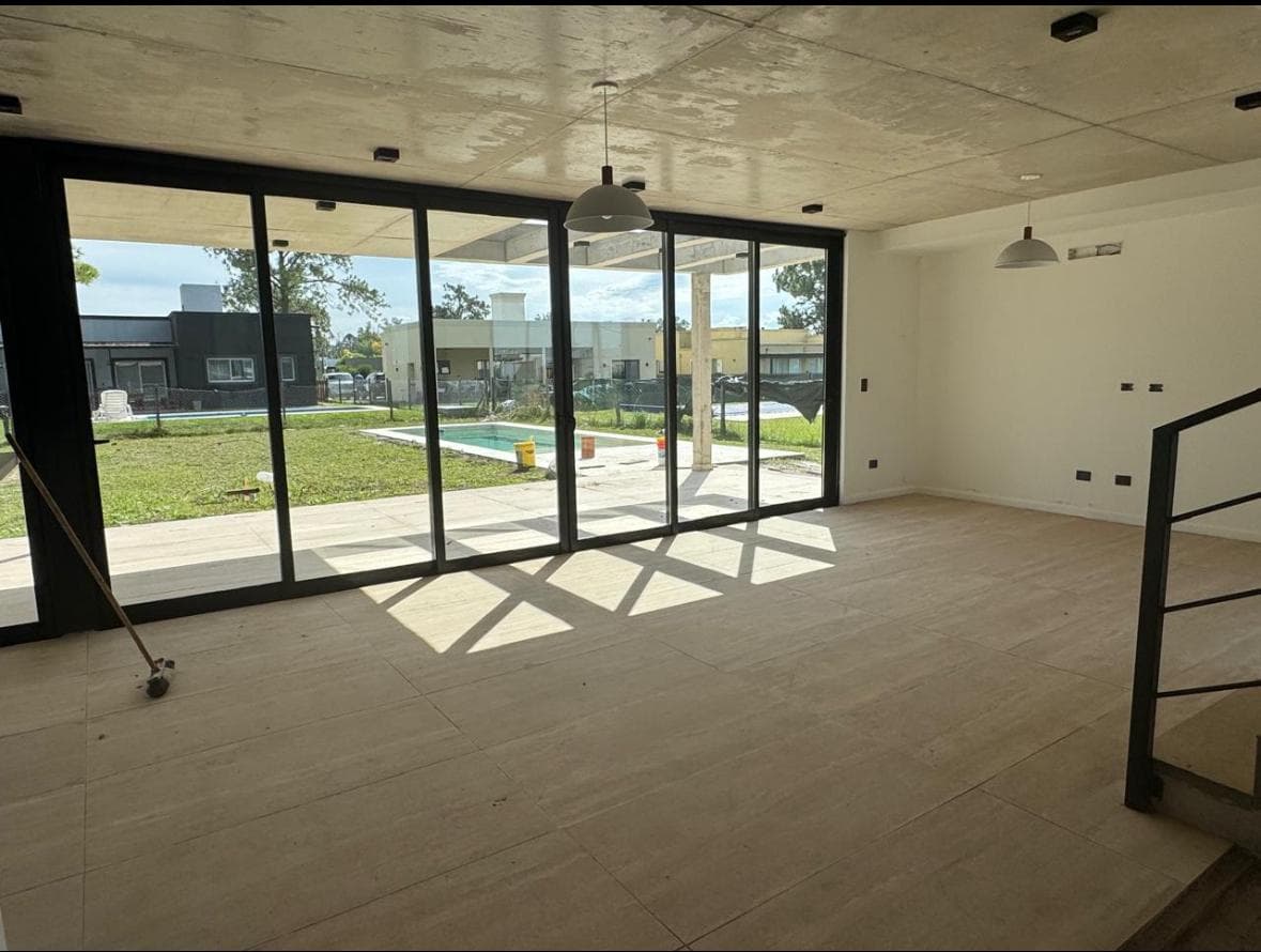 Modern-Style House for Sale - In El Ensueño