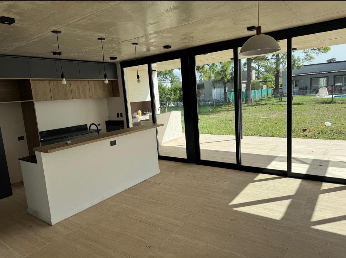 Modern-Style House for Sale - In El Ensueño