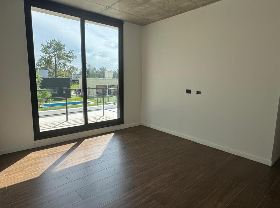 Modern-Style House for Sale - In El Ensueño