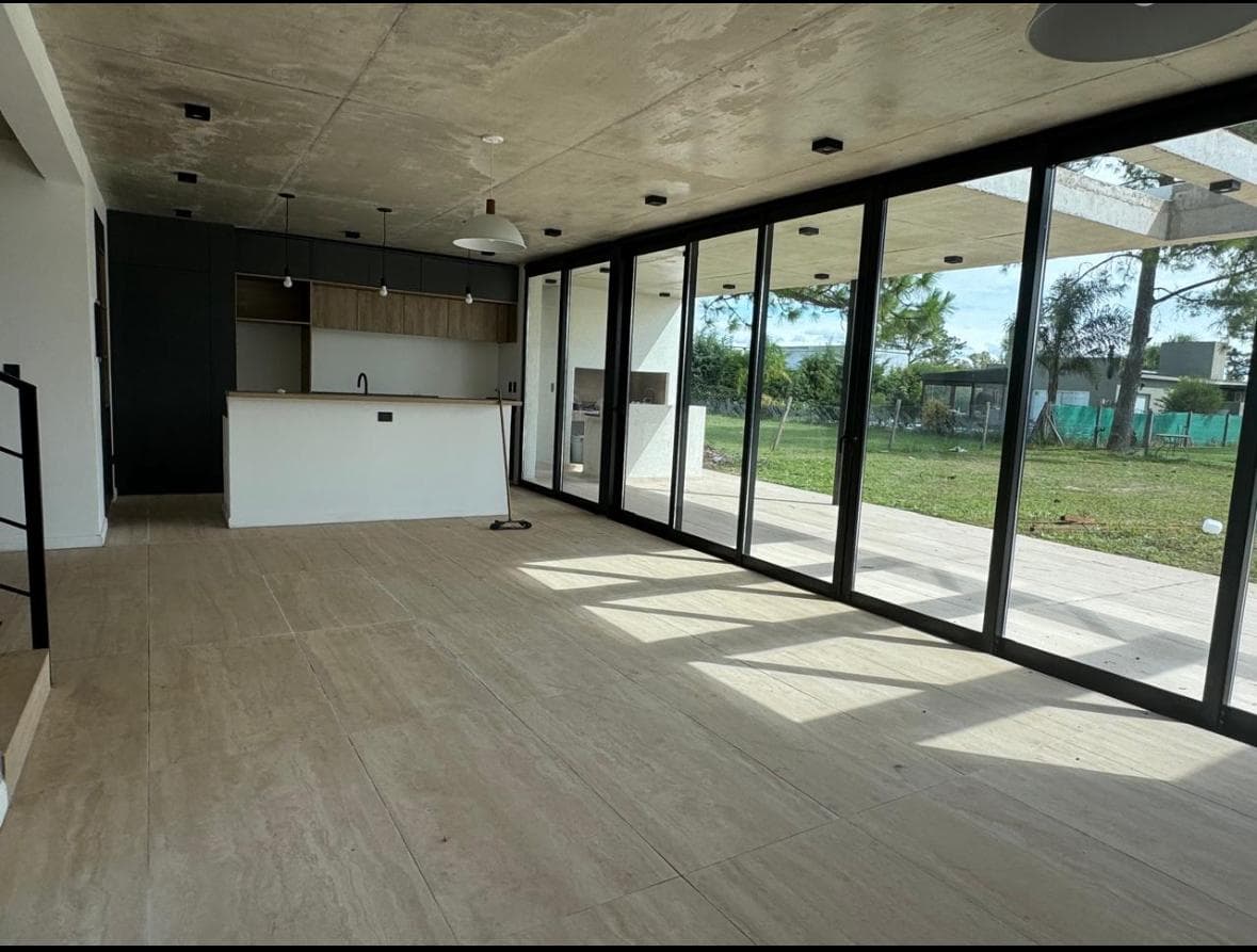 Modern-Style House for Sale - In El Ensueño