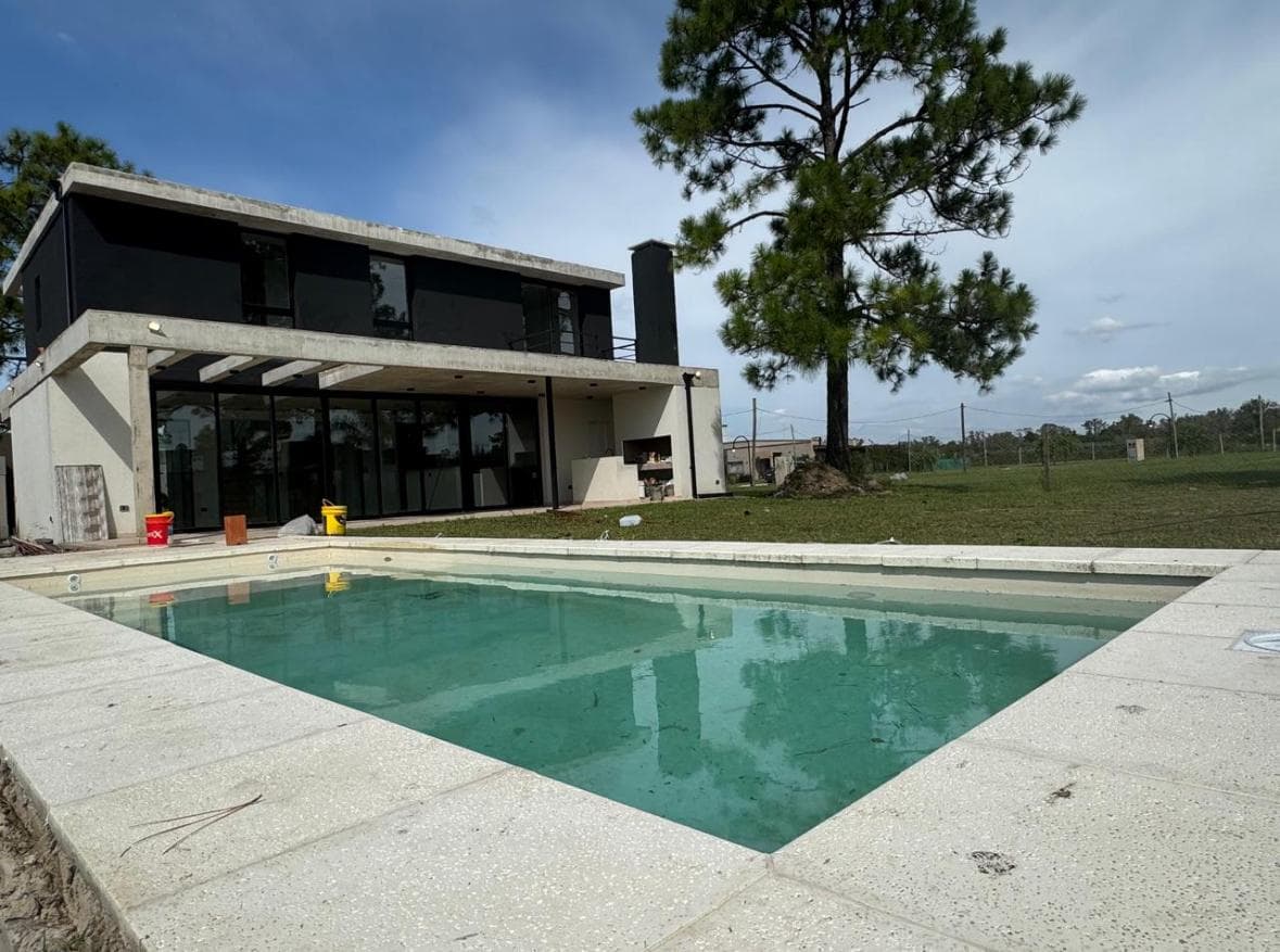 Modern-Style House for Sale - In El Ensueño