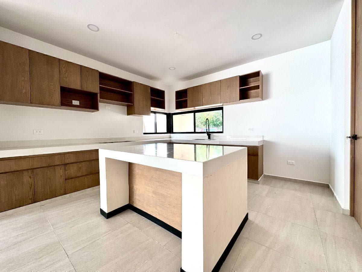 HOUSE FOR SALE IN MÉRIDA, ONE STORY, 422 m2, DZITYÁ
